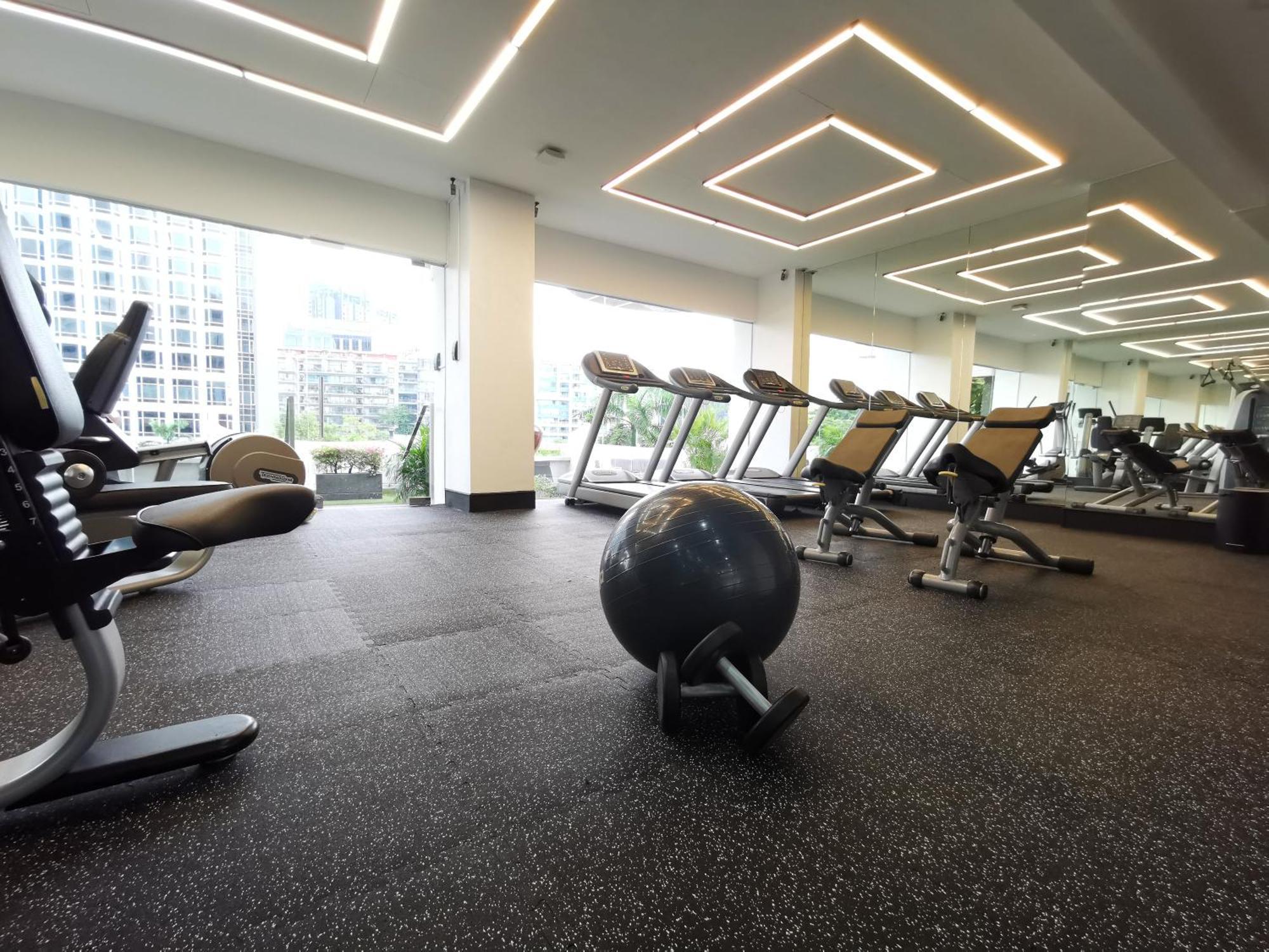 Khách sạn Copthorne King's 4*